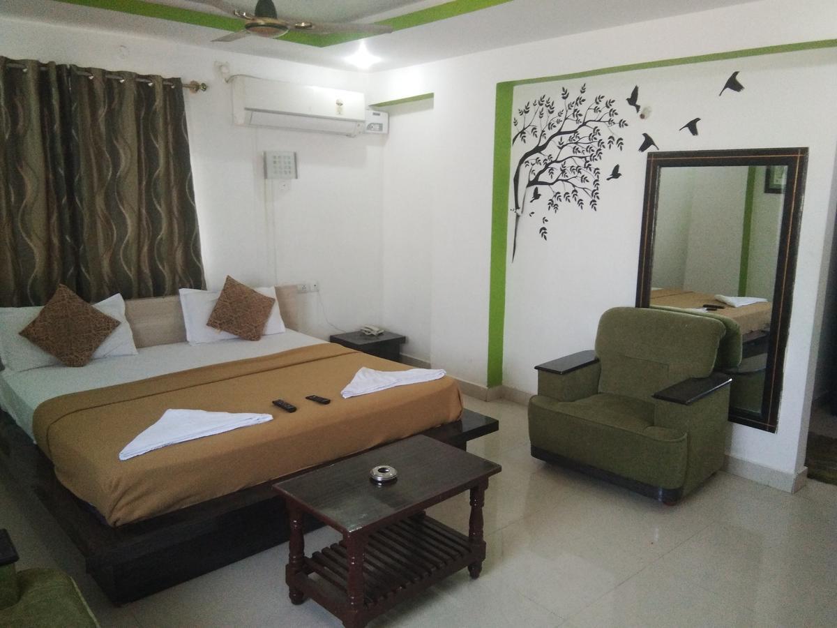 Sairam Residency Hotel Tirupati Eksteriør billede