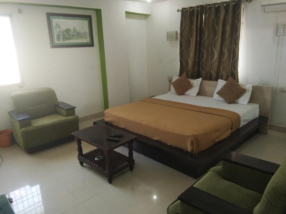 Sairam Residency Hotel Tirupati Eksteriør billede